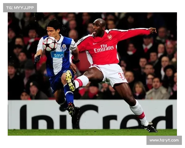 坎贝尔担任什么位置 他在足球场上的角色与影响分析